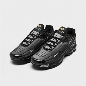 Buty NIKE Air Max Plus TN Black Wolf Grey czarne szare CJ9684-002