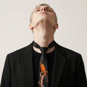 Krawat z Ptakiem Haft na Gałęzi Czarny - Unikatowy krawat męski