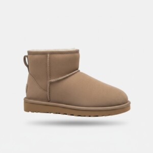 Śniegowce UGG Classic Mini II Boot, damskie, zamsz, futro, kolor piaskowy, konstrukcja ocieplana, 1016222-SAN
