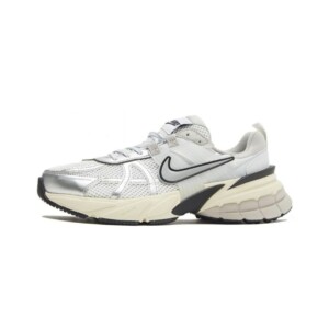 Sneakersy Nike V2K Run, cholewka siatka i TPU, podeszwa guma, biało-srebrne, unisex, FD0736-100